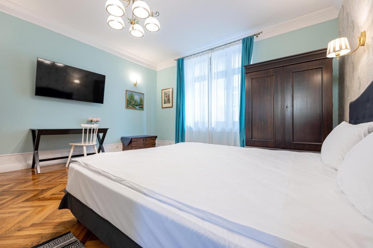 Old City Apartment Орадя Экстерьер фото